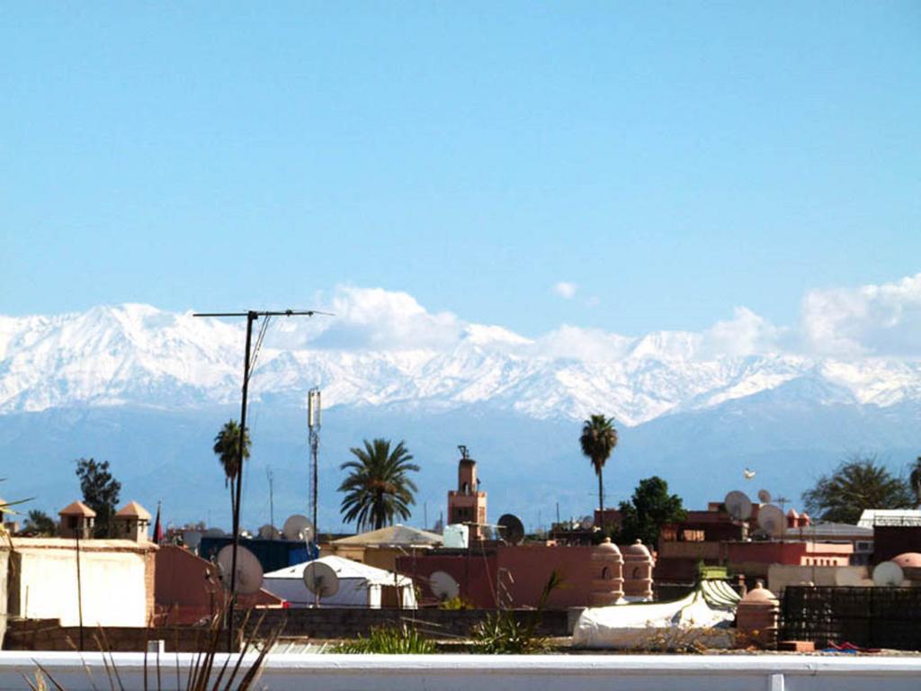 Riad Palais Des Princesses & Spa Marrakesh Esterno foto View of the Atlas Mountains from Marrakech