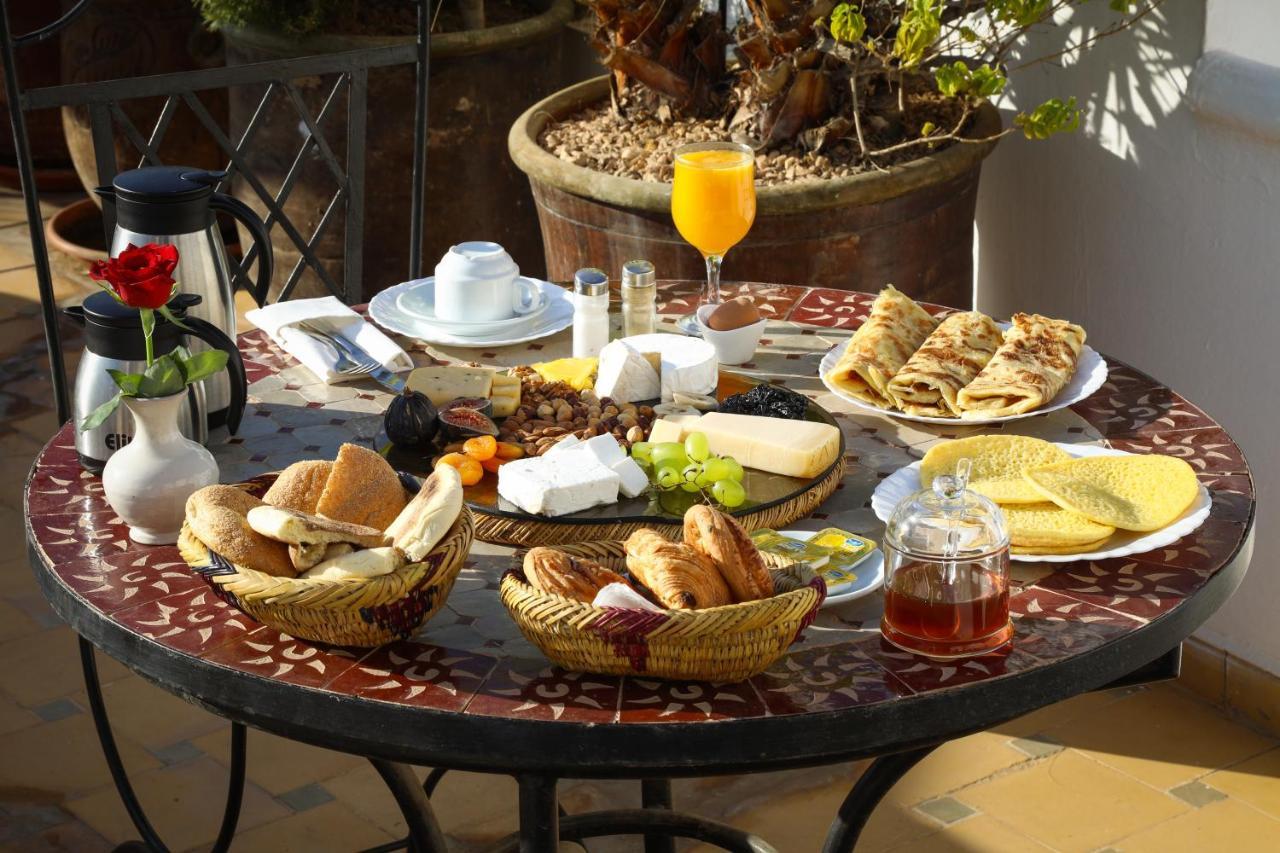 Riad Palais Des Princesses & Spa Marrakesh Esterno foto Israeli breakfast