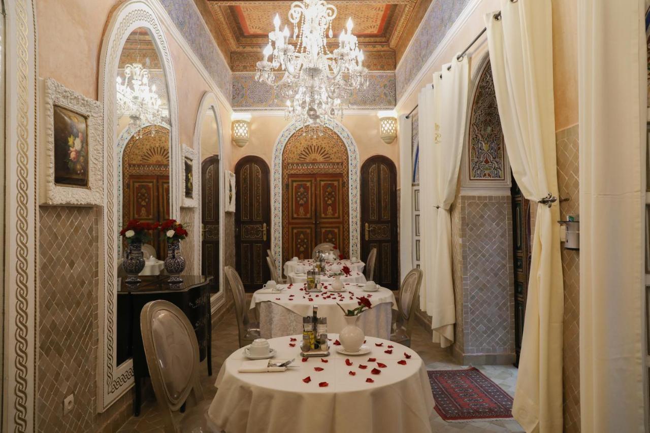 Riad Palais Des Princesses & Spa Marrakesh Esterno foto The dining room