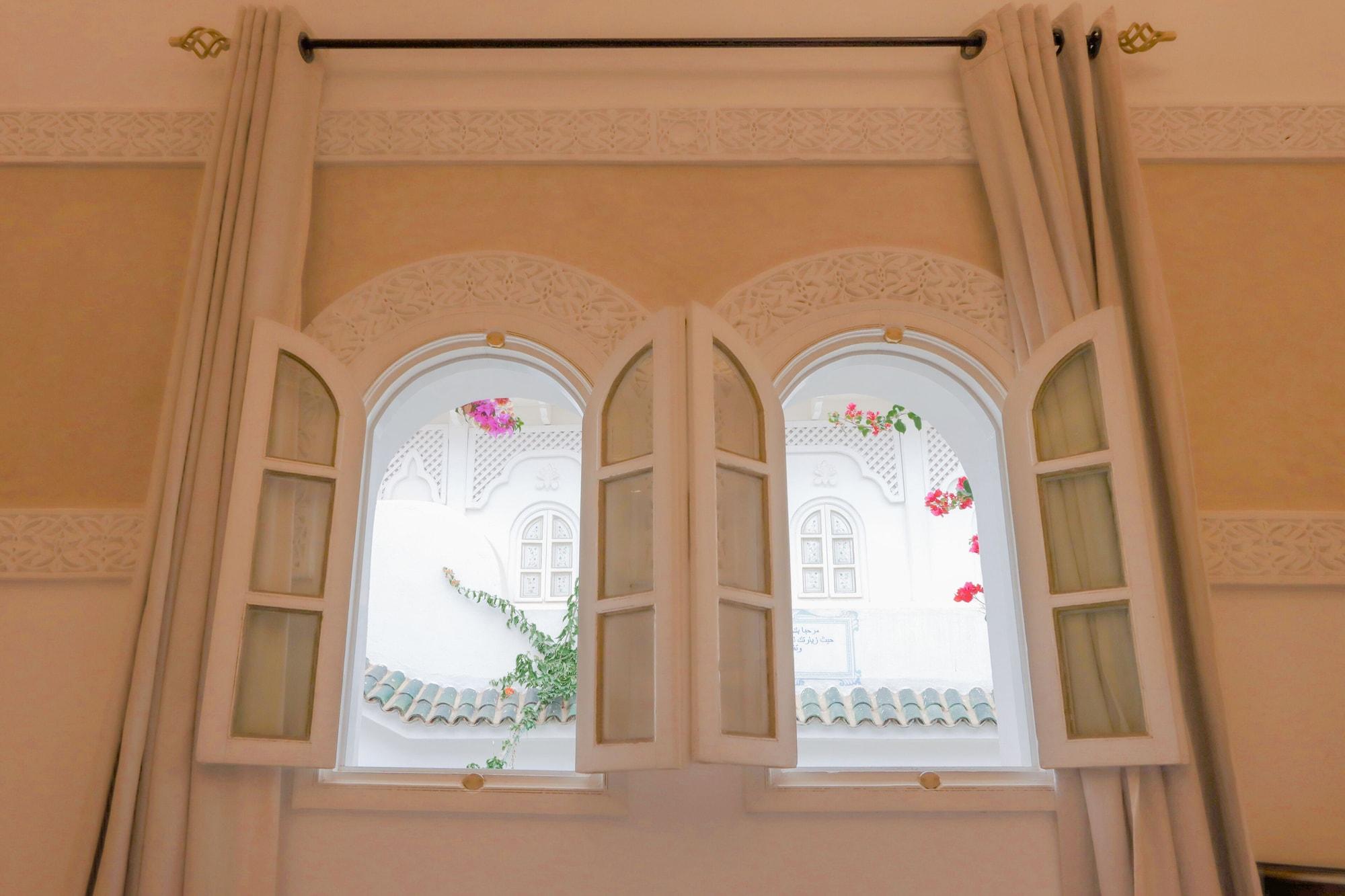 Riad Palais Des Princesses & Spa Marrakesh Esterno foto Windows of the house