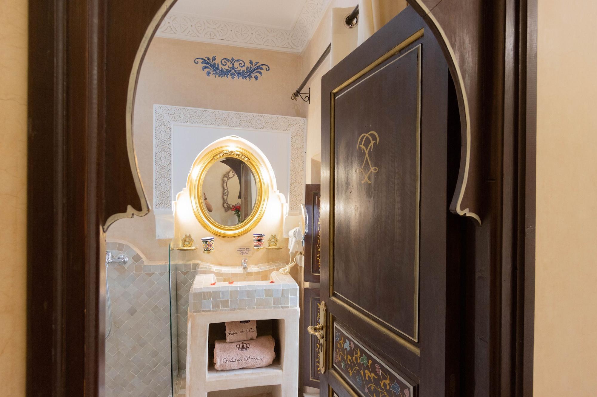 Riad Palais Des Princesses & Spa Marrakesh Esterno foto Bathroom